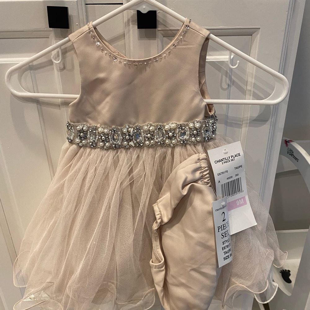 Chantilly Place Baby Special Occasion Dress 9 Months 2 Piece Taupe NWT